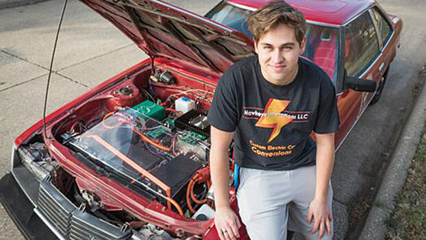 Подросток создал электромобиль на базе старой Toyota Celica