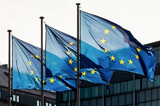 Еврокомиссия объявила о запрете новых многоразовых виз для россиян