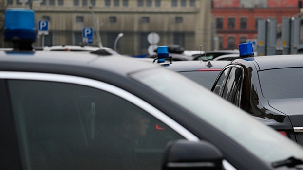 Вступили в силу новые правила при приближении машины с мигалками