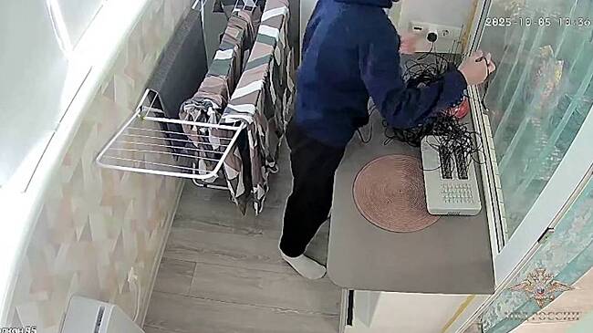 Силовики задержали мужчину, помогавшего мошенникам звонить с российских номеров