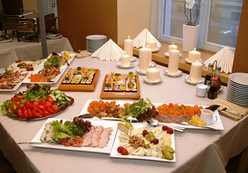 Протоиерей Потокин рассказал, как организовать праздничный стол в Рождество