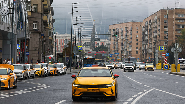Москва потратит 450 миллионов рублей на такси и каршеринг