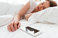 У владельцев айфонов массово отказывают будильники. Как не проспать на работу?