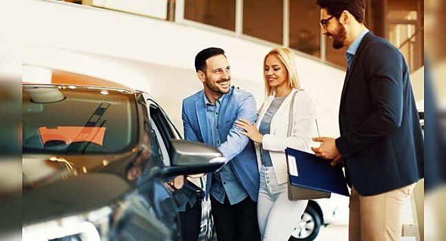 Эксперты рассказали, кто убедит вас купить автомобиль