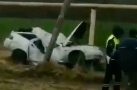 Под Горячим Ключом ВАЗ-2112 врезался в столб, пострадал водитель