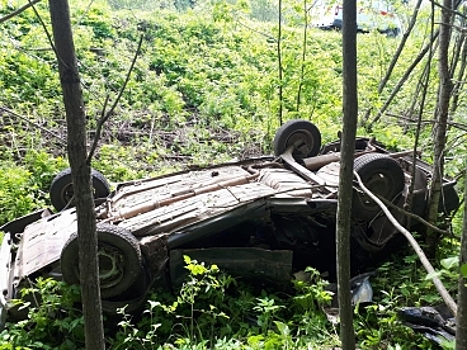 Вчера на костромских дорогах опрокинулись два авто, один из водителей погиб