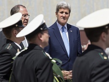 Лавров подарил Керри картошку и помидоры