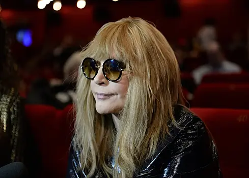 Грустно сидеть на Кипре в деревне: крестная мать детей Пугачевой объяснила, зачем певица дала интервью