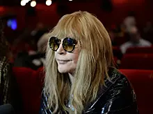 Грустно сидеть на Кипре в деревне: крестная мать детей Пугачевой объяснила, зачем певица дала интервью