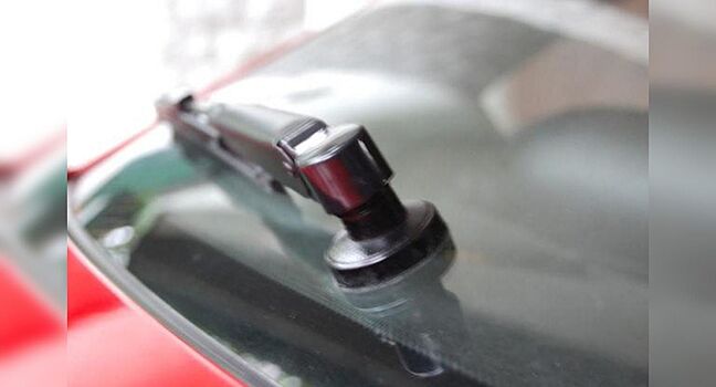 Почему задний дворник ставят только на хэтчбеки и кроссоверы, а на седаны нет?