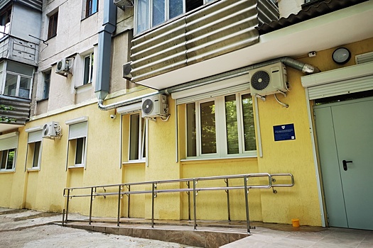 В Севастополе жильцы пятиэтажки пожаловались на запахи из кожвендиспансера