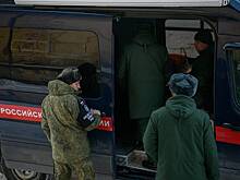 Бывших сотрудников Минобороны осудят по делу о взятках