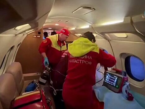 Выброшенную из окна в Уфе девочку отправили спецбортом в московскую больницу