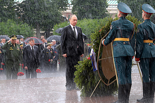Путин рассказал, почему отказался от зонта 22 июня