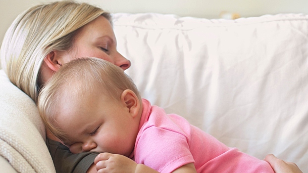 Зачем врачи настаивают на вакцинации новорожденных, объяснила врач