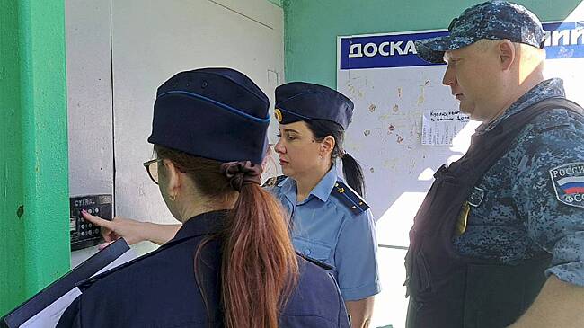 Россиянка превратила квартиру в свалку и попала под суд