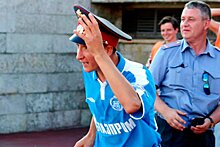 Как Владимир Быстров отпраздновал гол за «Зенит» в милицейской фуражке в 2004 году — подробности