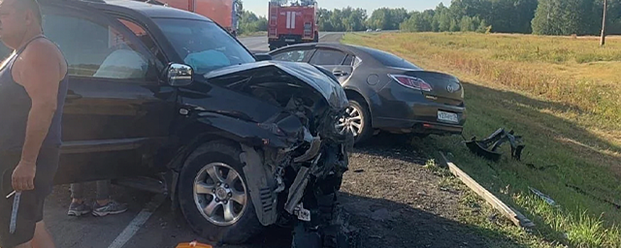 В Челябинской области в столкновении двух иномарок погиб человек и двое получили травмы