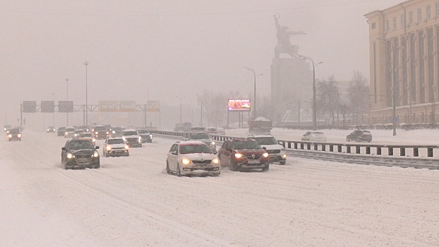 Отмены рейсов и сотни дворников: как Москва и Питер встретили циклон «Фрэнсис»