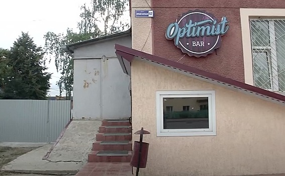 Бар под окнами отравляет жизнь пенсионерам в Черепаново