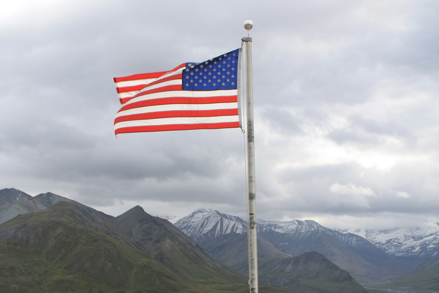 Землетрясение магнитудой 5,5 зафиксировали у побережья Аляски