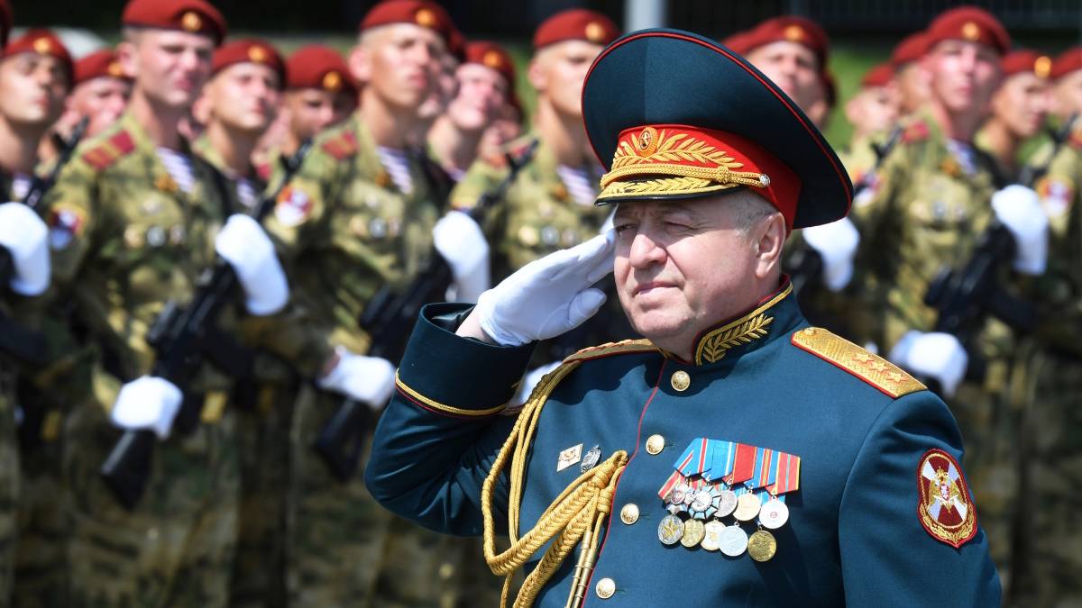 Взятки и ущерб на миллиарды: за что арестовали экс-замглавы Росгвардии Стригунова