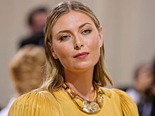 Мария Шарапова доказывает, что белый пиджак и джинсы – однозначно должны быть в гардеробе этим летом