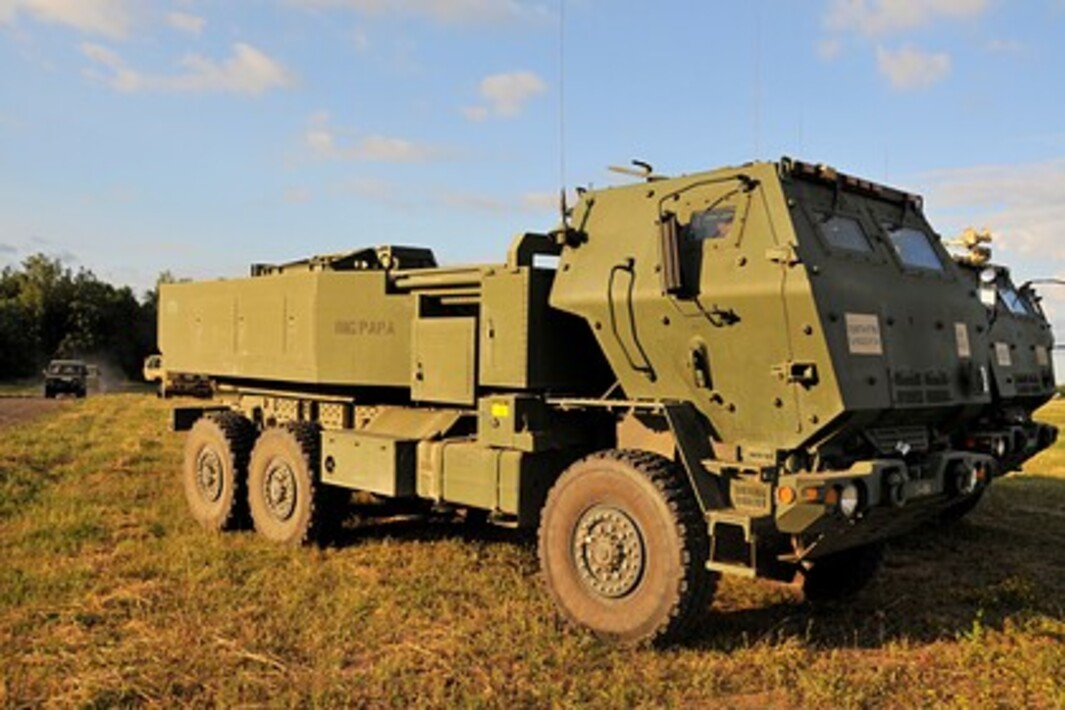 Ракета рсзо himars. Хайморс. Химарс рсзо ракета 300. Хайморс. M142 himars сша.