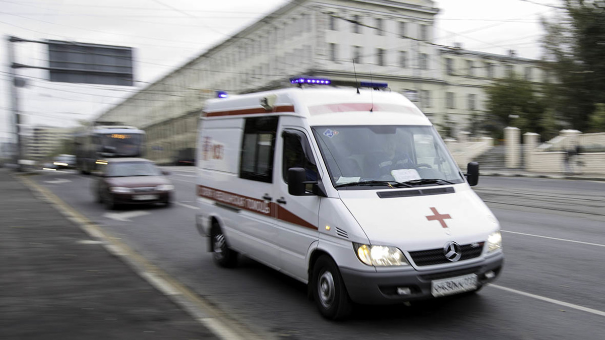 Автомобль сбил пешехода на бульваре Энтузиастов в Москве