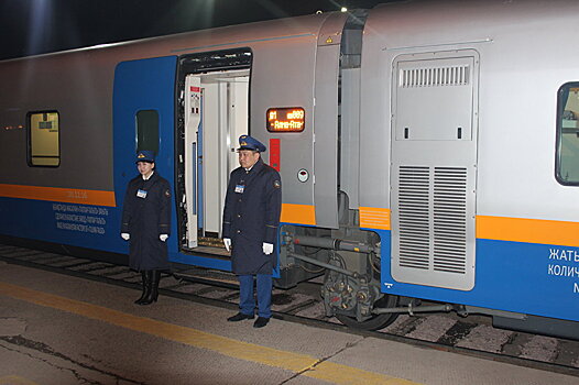 Скоростной поезд Алматы-Ташкент отправился в первый рейс