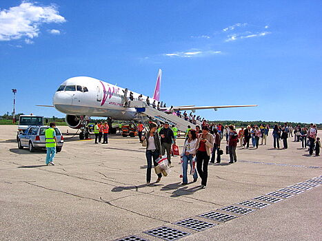 Регулярные рейсы «ВИМ‐Авиа» раздали другим перевозчикам