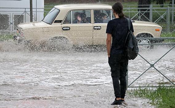 Севастополь и Симферополь ушли под воду – жители ликуют, небратья завидуют