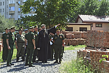 Военнослужащие ЮВО приступили к благоустройству территории главного православного воинского храма в Ростове-на-Дону