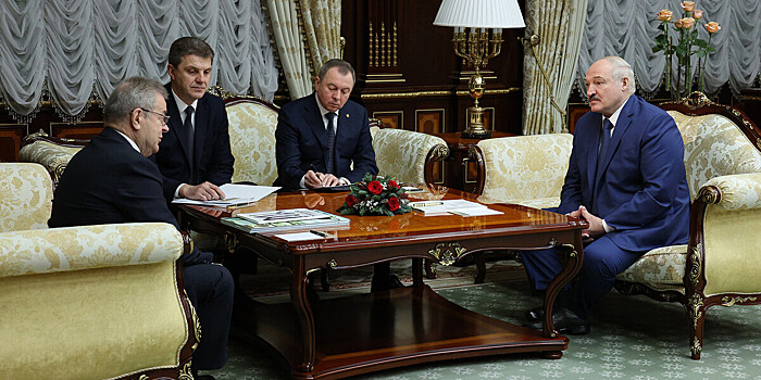 Лукашенко обсудил бизнес-сотрудничество с почетным консулом Беларуси в Сербии