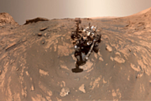 «Кьюриосити» прислал панорамное селфи с Марса