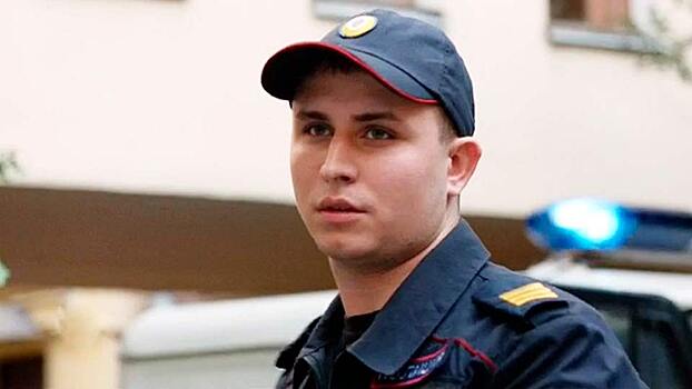 В Санкт-Петербурге на остановке общественного транспорта был избит актер Марк Коваль