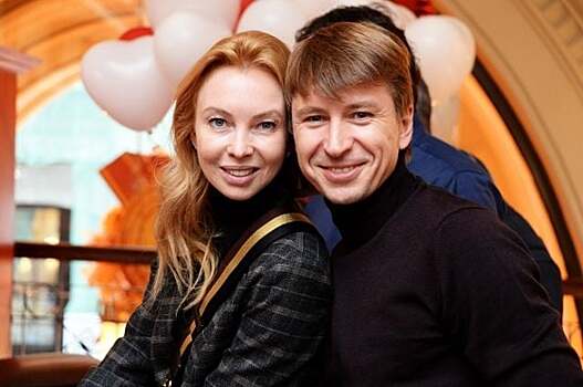 Тотьмянина и Ягудин посетили церемонию ТЭФИ, Плющенко отправился в Рим. Главное из соцсетей фигуристов