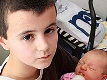 Как живет британец, ставший отцом в 13 лет