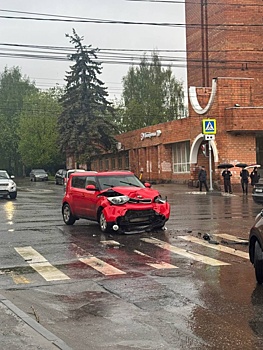 Два человека пострадали в ДТП на улице Ванеева в Нижнем Новгороде
