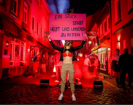 Секс-работники требуют открытия борделей