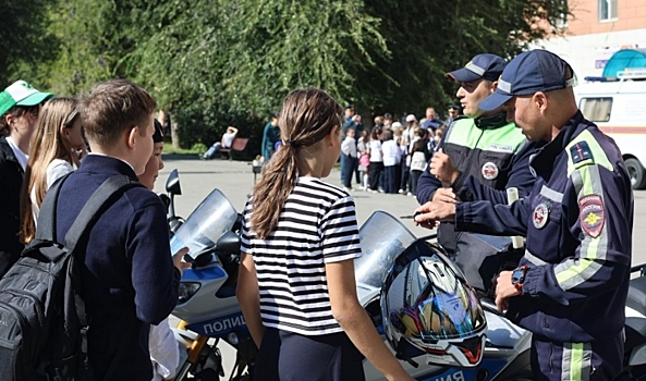 В Волгограде полицейские провели мастер-класс по безопасности на дорогах