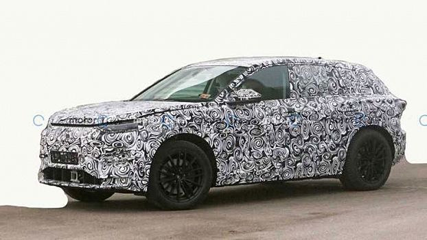 Обнародованы снимки нового электрокара Audi Q5 E-Tron