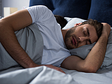 Вредные привычки вызывают потоотделение во сне