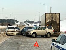 Под Сургутом случилось массовое ДТП с участием 5 машин