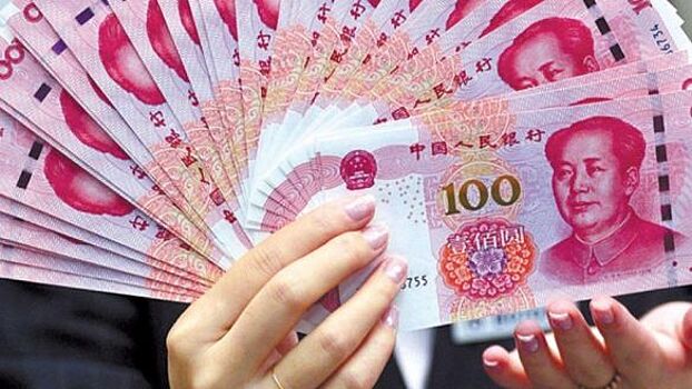 Аналитик Юденков объяснил, почему россияне начали хранить сбережения в юанях