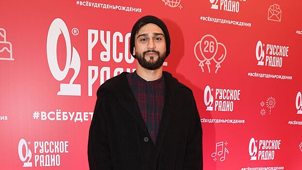 Полиция Туркменистана задержала фанатку Jony за попытку сорвать концерт артиста