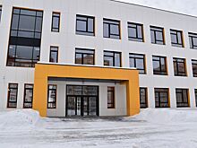 Новая школа в Костроме вызвала бурную реакцию обманутых дольщиков