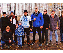В осеннем парке Челябинска проводят бесплатные тренировки по карате