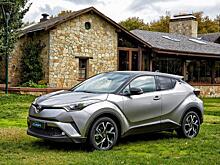 Паркетник Toyota C-HR приобретет новую базовую модификацию