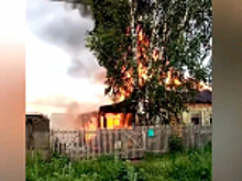 Сотрудники территориального отдела полиции Кемеровской области спасли бабушку с внуком из горящего дома
